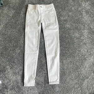 American Eagle white stretch jeans